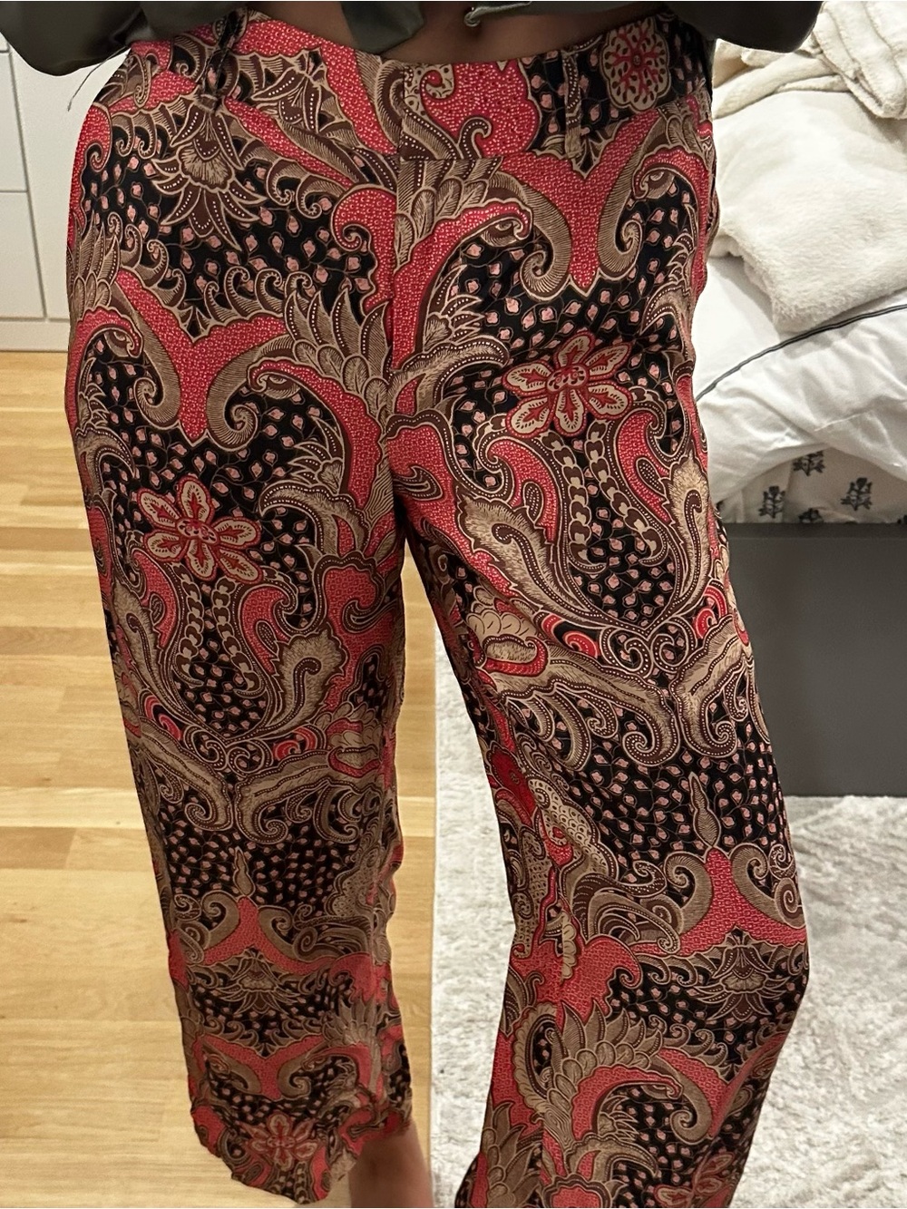 J. McLaughlin Red and Black Paisley Wide-Leg Men's Pants